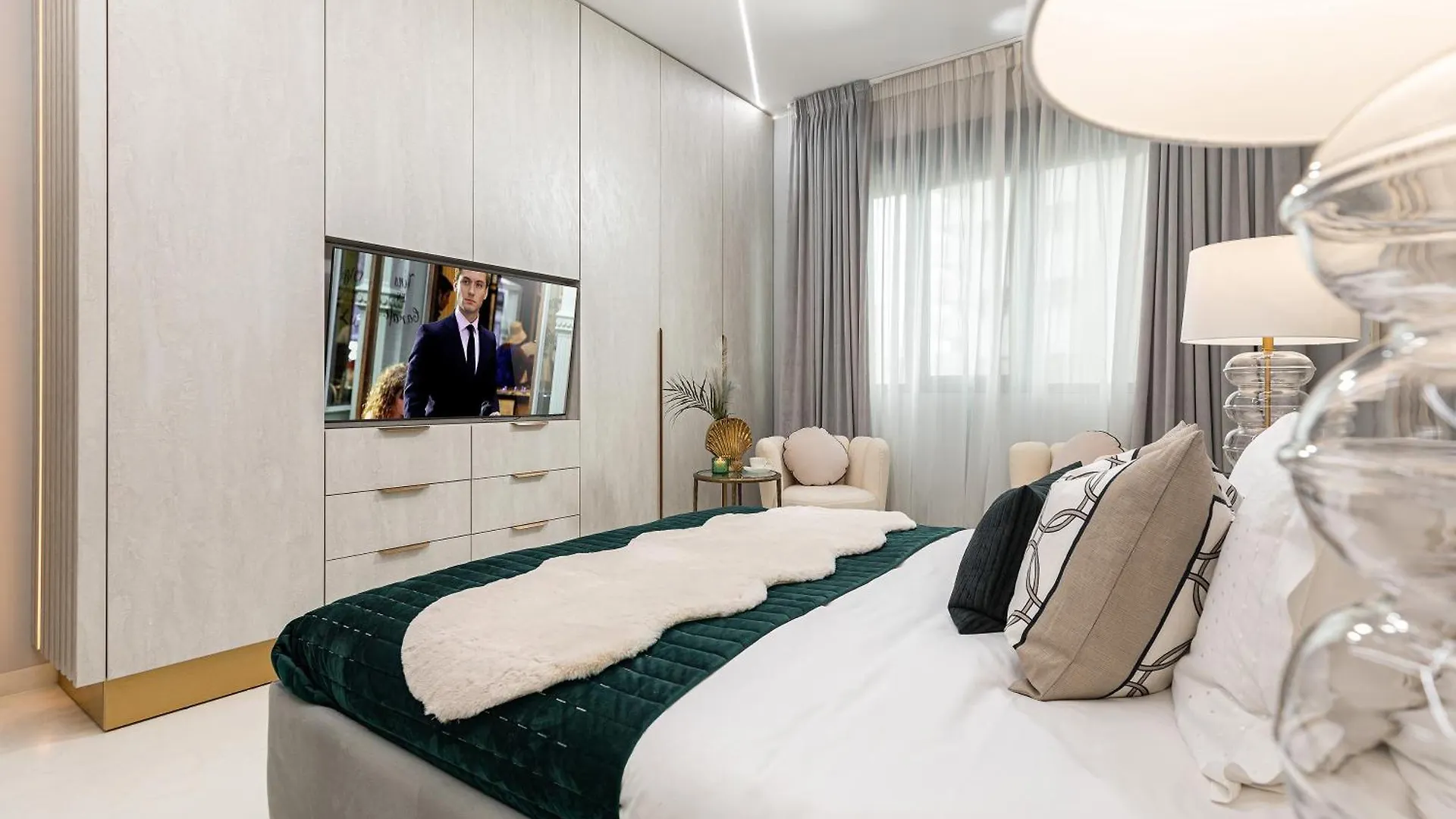 Qult - Alfie Apartment Bucharest