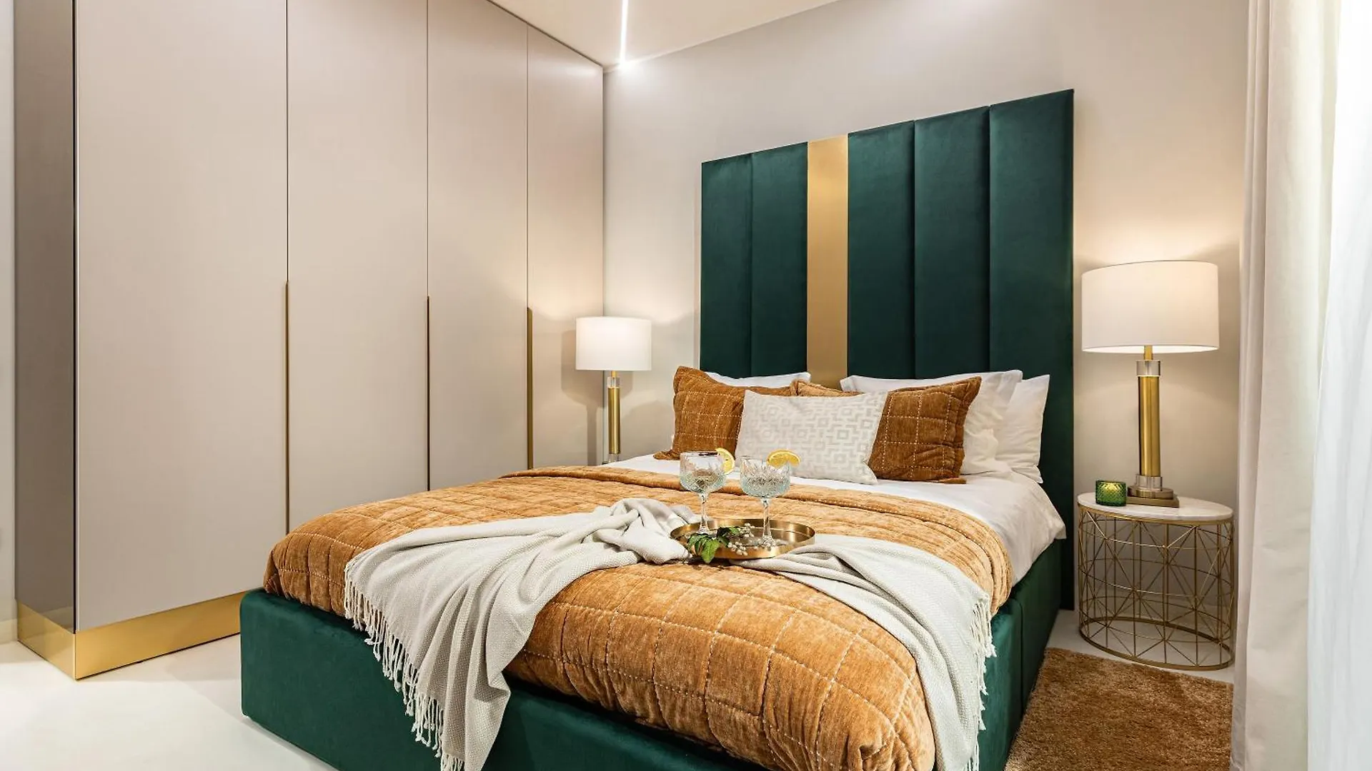 Qult - Alfie Apartment Bucharest