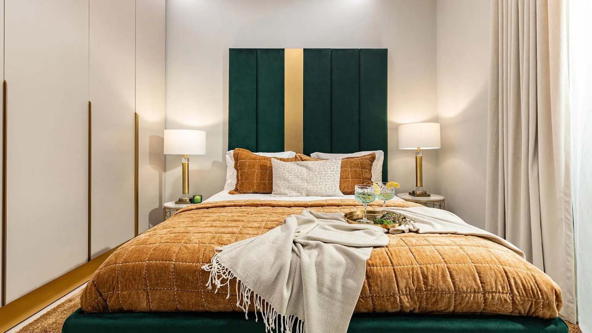 Qult - Alfie Apartment Bucharest