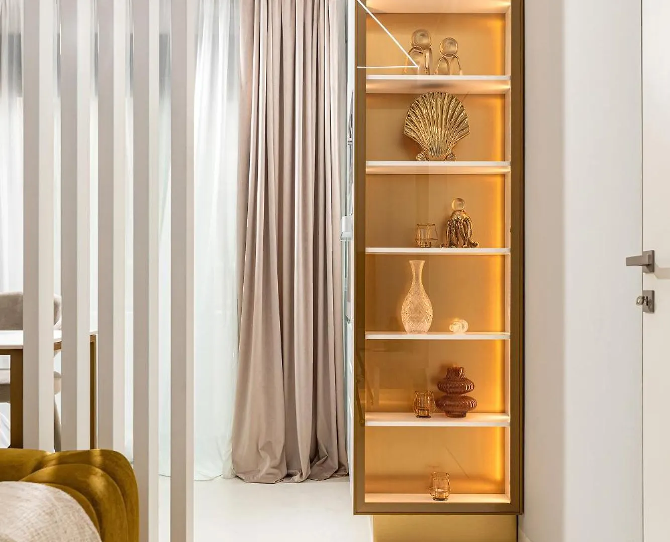 Qult - Alfie Apartment Bucharest