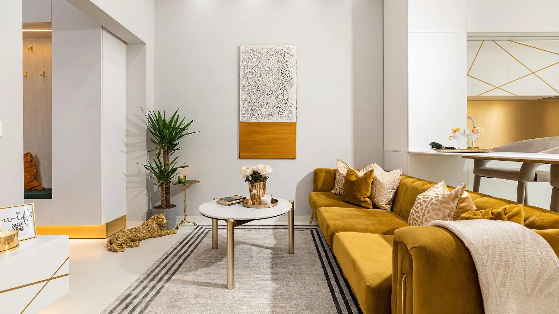 Qult - Alfie Apartment Bucharest